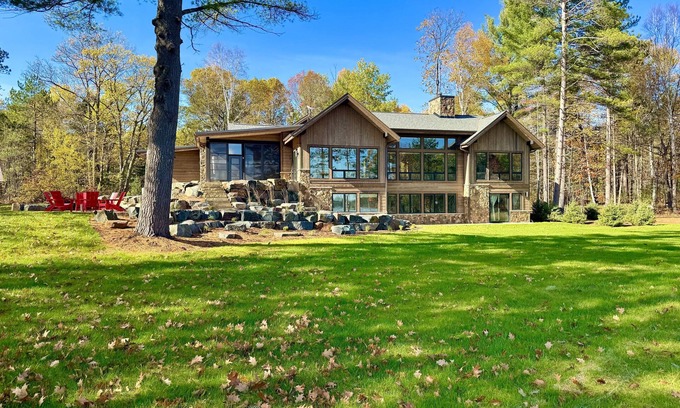 Manitowish Waters Cabin | Ocean View Escape at Three Loons Lodge - A New Getaway