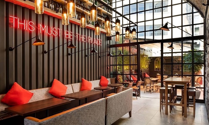 City Centre Dublin Hotel | Modern Accommodations Near National Museum of Ireland