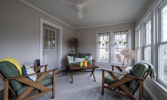 Three Oaks House | Three Oaks Home Close To Everything! Two Night Summer Min!