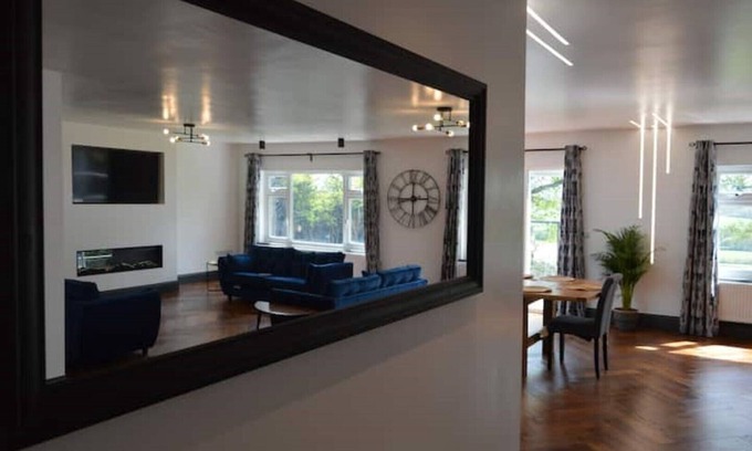 Broadwoodkelly House | Inviting Three Oaks, Winkleigh: Open Plan Living & Garden