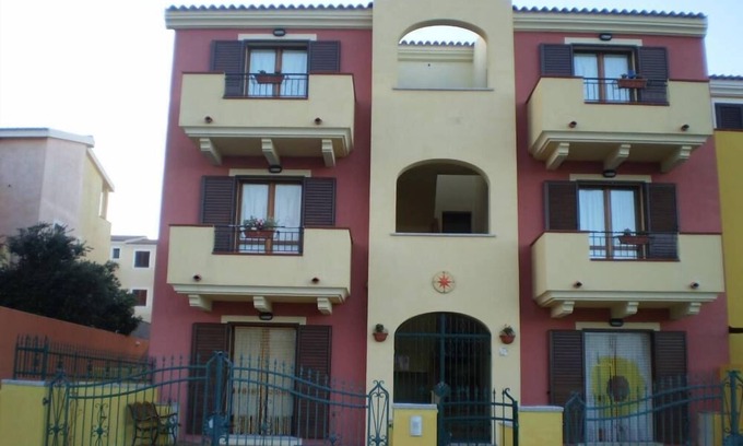 Santa Teresa di Gallura Apartment | Oceanfront Three-Room Apartment with Spa and Ocean View