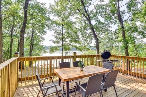 Three Rivers House | Three Rivers Cottage with Private Dock and Fire Pit!