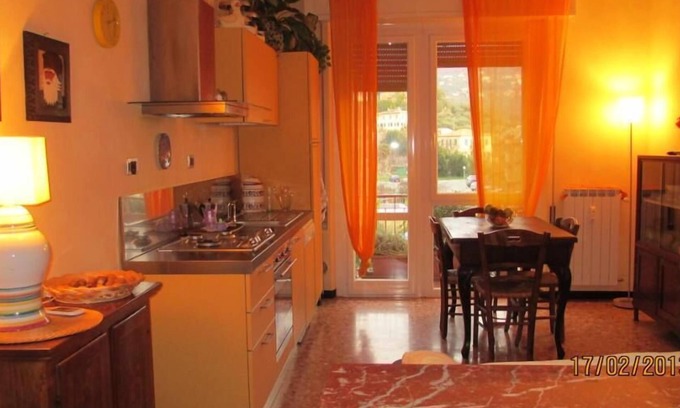 Rezza Apartment | Beautiful Three-Room Apartment with Hillside Terrace