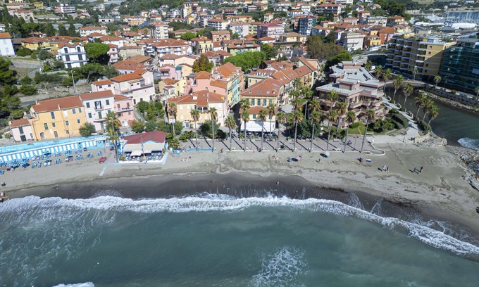 San Lorenzo al Mare Apartment | Three-room apartment 50m from the sea