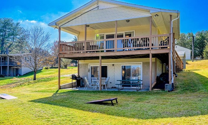 Moneta House | Discover Three Sheets to the Wind: Pet & Child Friendly Stay