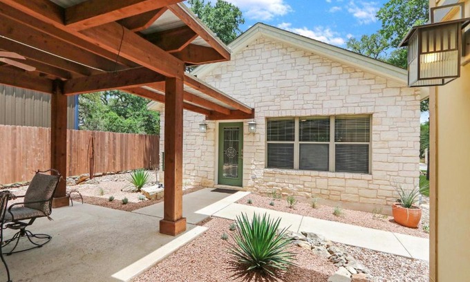 Wimberley House | Guest Rated 10/10: Three Sisters - Casita 2, Pet Friendly Stay