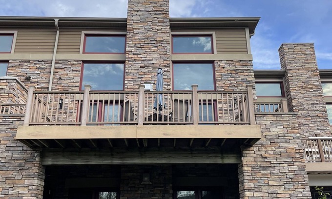 Ellicottville Villa | Elegant Townhome in Ellicottville with Breakfast & Family Amenities