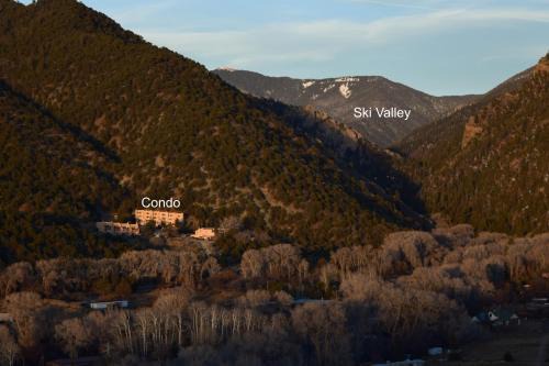 Arroyo Seco Apartment | Top-Rated Studios at Canyon Base – Perfect for Families