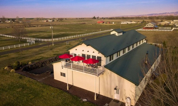 Walla Walla Other | Guest Rated 10/10: Three Thistles Barndominium Retreat