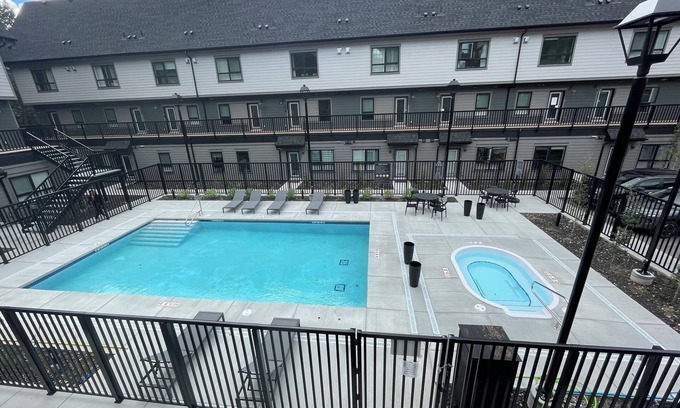 Canmore House | Ideal Townhouse Combo for Families and Large Gatherings