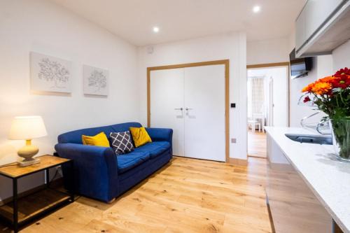 Pettistree House | Welcoming Three Tuns Apartments - Family-Friendly Retreat