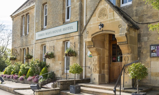 Chipping Campden Hotel | Guest Rated: Three Ways House Hotel with Family-Friendly Amenities