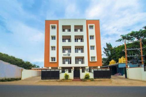 Hope College Apartment | Budget-Friendly ThulasiRams Service Apartments with Breakfast