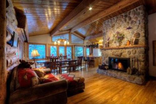 Rapid City House | Beautiful Thunderhead Falls Lodge - Pet & Child Friendly Retreat