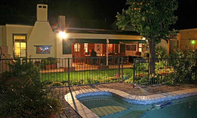 Graaff-Reinet Bed & Breakfast | Welcoming Thyme and Again Bed and Breakfast with Pool Access