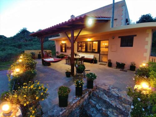 Loulos House | Thymes Traditional House: Guest Rated 9.9 & Child Friendly