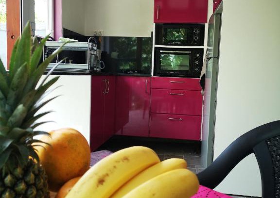 Trois-Rivieres House | Welcoming Ti Coco: Family-Friendly Retreat with Great Ratings