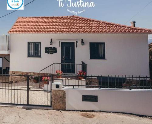 Arouca House | Experience Ti'Justina Country House: Oceanfront Serenity