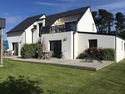 Guidel Apartment | Guest Rated: Sci Ti Korelo with Hot Tub & Kitchen Access