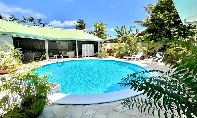 Punaauia House | Tiaki Guesthouse: Prime Location Near Punaauia Center