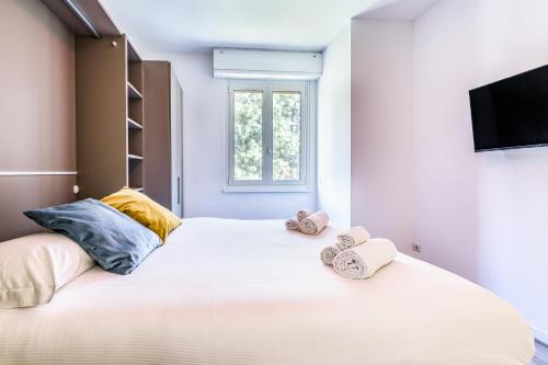 Chiesa Rossa Apartment | Discover Ticinello 1: Family-Friendly Getaway with High Ratings