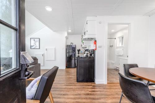 Ocean Shores Ski Chalet | Pet-Friendly Tidal House 9 – Rated 8.8 by Guests