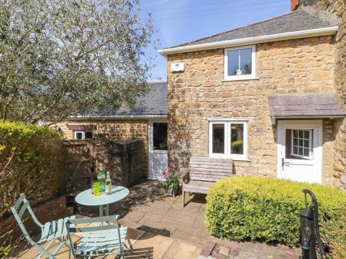 West Compton House | Explore Tiddlers Cottage: 4-Star Stay with Perfect Reviews