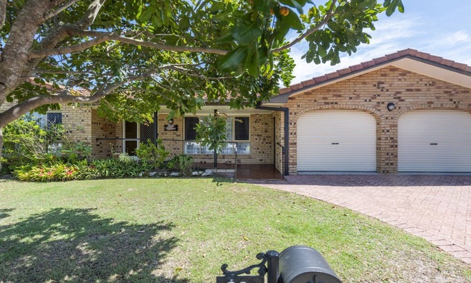 Yamba House | Pet-Friendly Tide Change: Ideal for Families & Accessibility