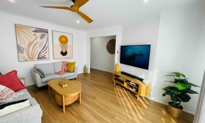 Vincentia House | Family Beach House Tide 'n' Seek with Ocean Views & Games