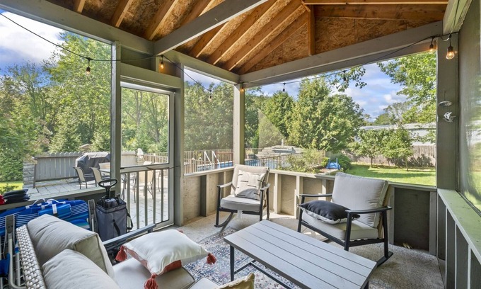 York Harbor House | Relaxing Tide Pools Retreat with Private Pool & Pet-Friendly