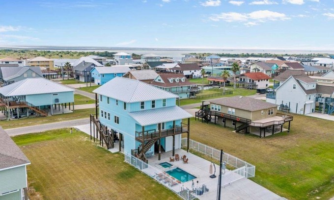 Port O Connor House | Experience Tide Runner Retreat with Pool and Oceanfront Views