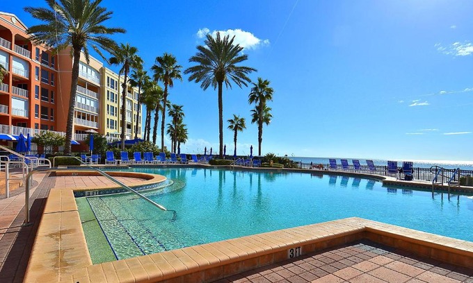 North Redington Beach House | Relax at Tides 4-642 with Oceanfront Views & Pool Access