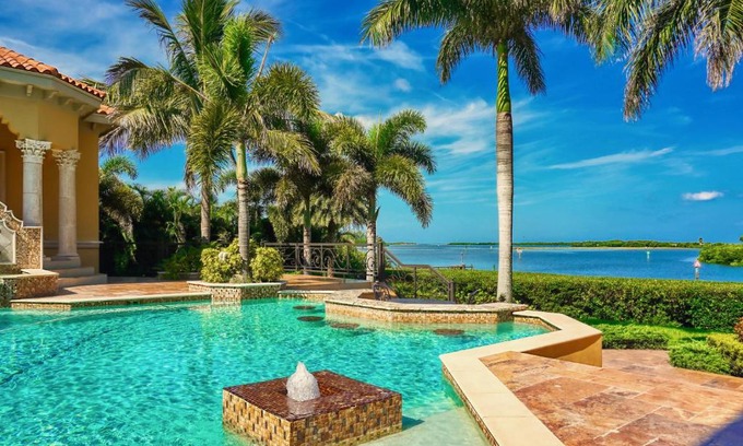 Tierra Verde House | Waterfront Mansion Estate with Pool & Hot Tub in St Petersburg