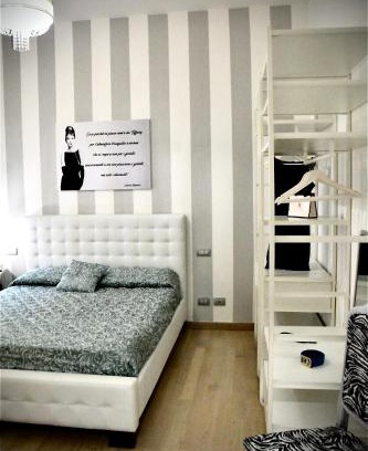 Old Town Apartment | Discover Tiffany House: Pet and Child Friendly Retreat