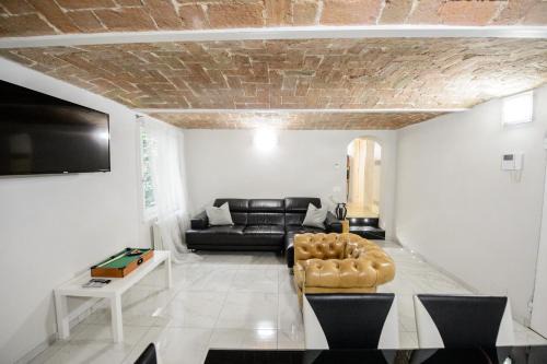 Old Town Apartment | Elegant Tiffany Tortellinosuite in Modena - Rated 9.4/10