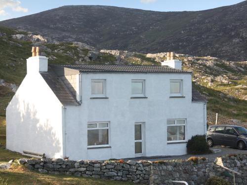 Harris House | Pet-Friendly Retreat at Tigh Mairi for Family Getaways