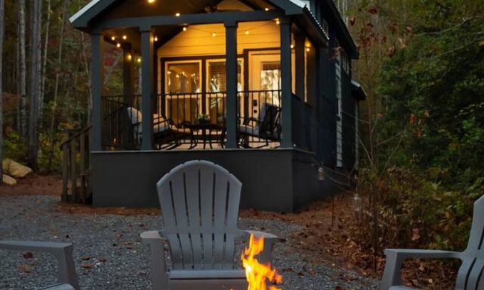 Mentone House | Discover Tikabee Timbers: Cozy Tiny Home in Mentone