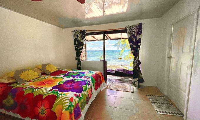 Tuherahera House | Idyllic Tikehau Lodge with Private Beach and Ocean Views