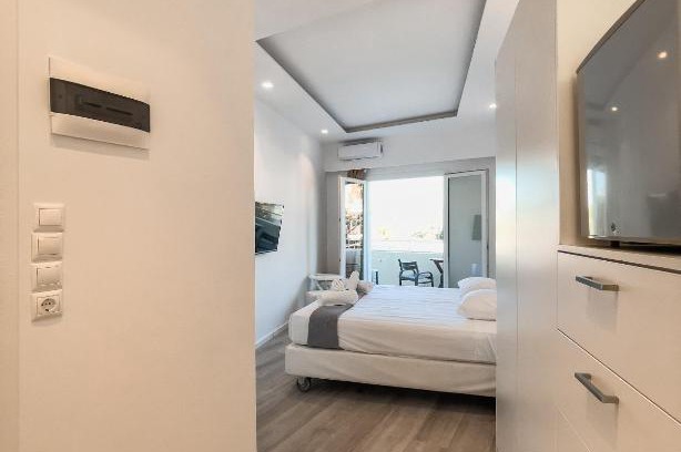 Nea Makri Apartment | Pet-Friendly Tiki Beach Studios with Oceanfront Views