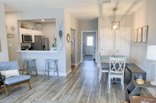 Port Aransas House | Top-Rated Tiki Time: Family-Friendly with Pool & Hot Tub