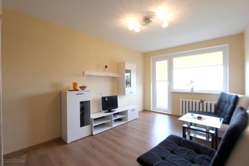 Siauliai City Center Apartment | Pet-Friendly Tilžės Apartment: Highly Rated & Family-Welcoming