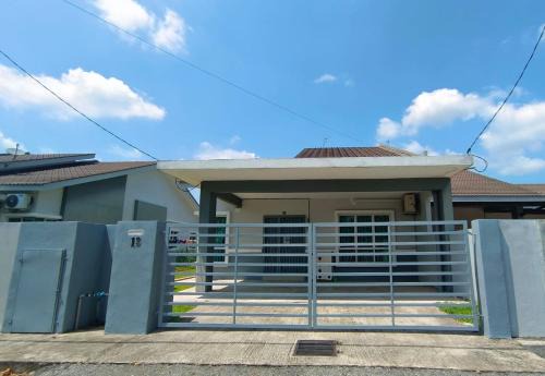 Temerloh House | Family-Friendly Tilapia Guest House in Temerloh