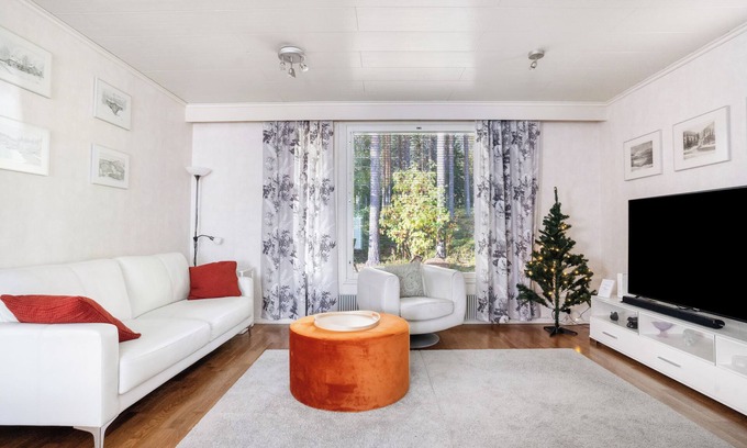Rovaniemi House | Spacious Family Retreat Perfect for Groups and Pets