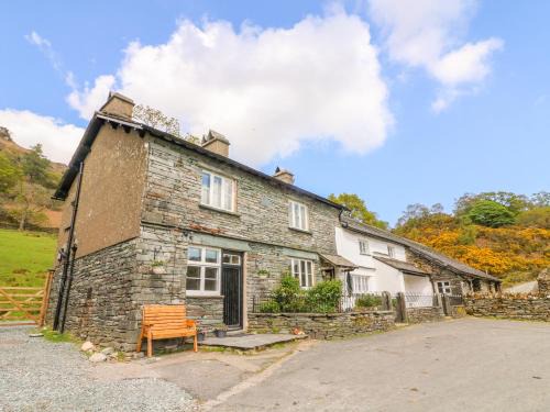 Coniston House | Welcoming Tilberthwaite Farm Cottage: Pet & Child Friendly Stay