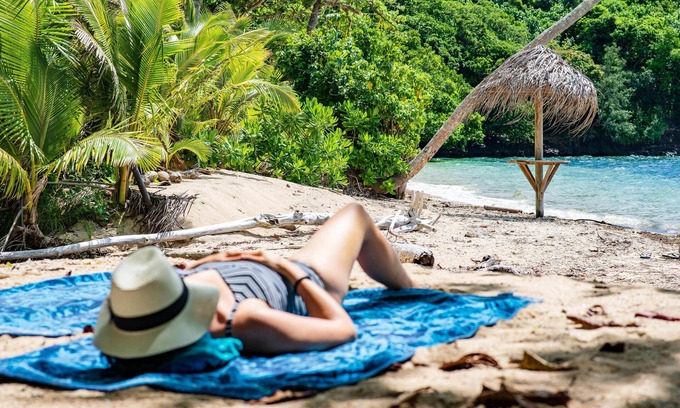 Tiliva Hotel | Discover Tiliva Resort: Poolside Paradise with Ocean Views