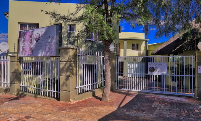Windhoek West Bed & Breakfast | Comfortable Tilla's Guesthouse with Family-Friendly Amenities