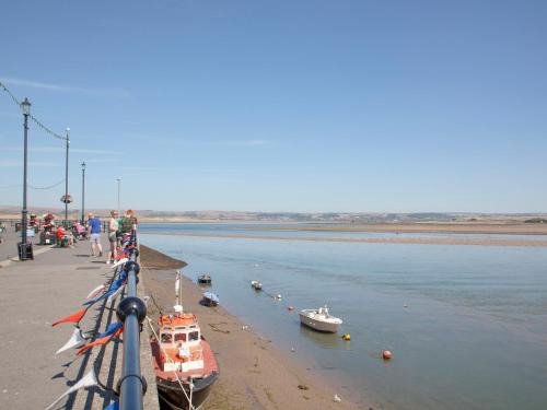 Appledore House | Welcoming Tillerman Cottage: Pet-Friendly Retreat in Devon