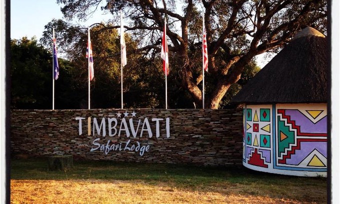 Thorny Bush Game Reserve Cabin | Explore Timbavati Safari Lodge with Oceanfront Views