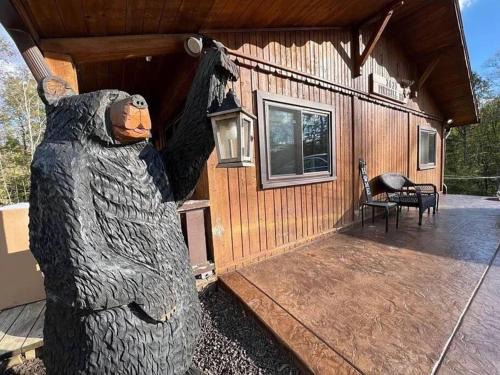Union Ski Chalet | Timber Frame Country Retreat: Pet-Friendly Getaway, 4-Star Stay
