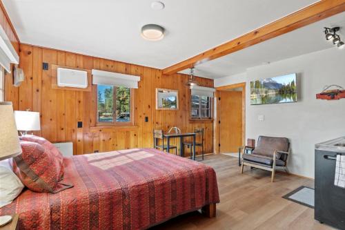Colorado Springs House | Timber Lodge #17